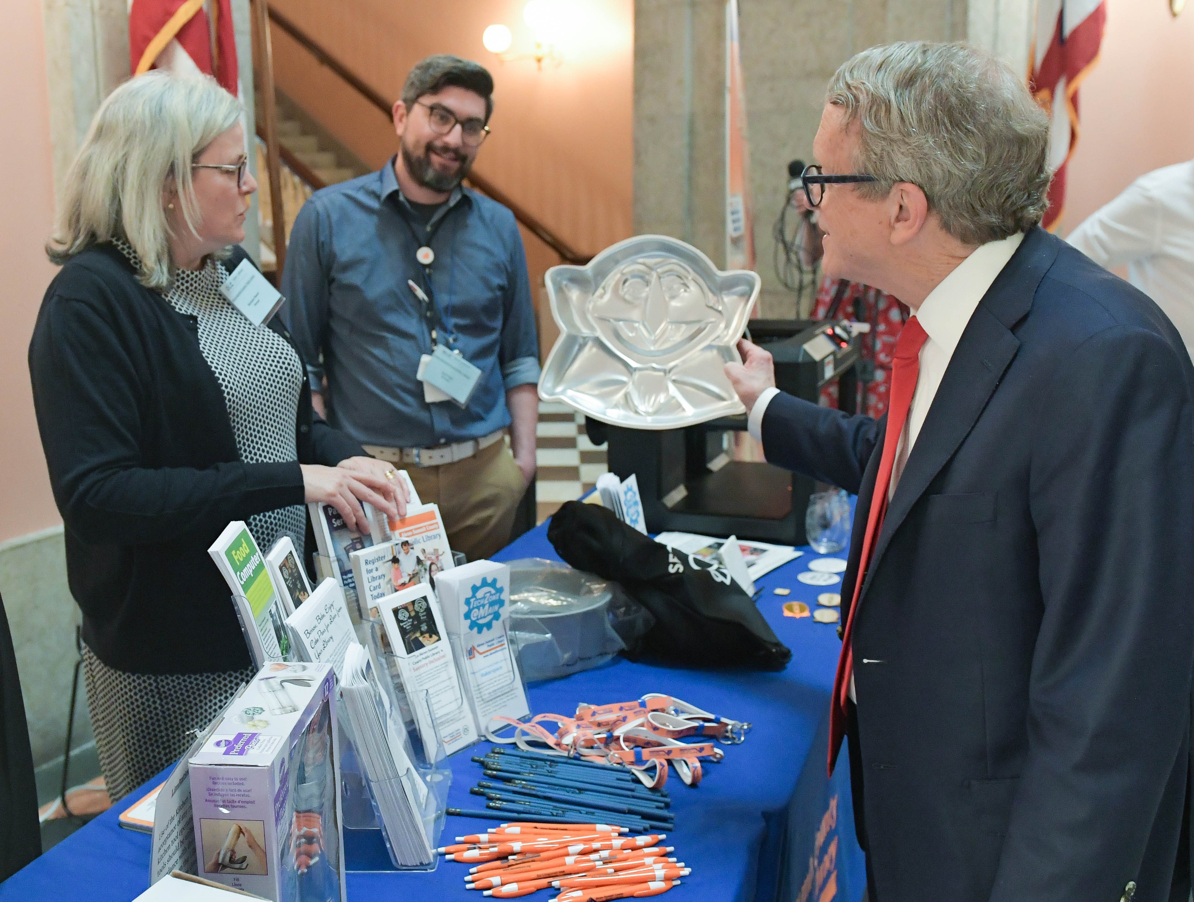 Gov. DeWine and Akron library photo